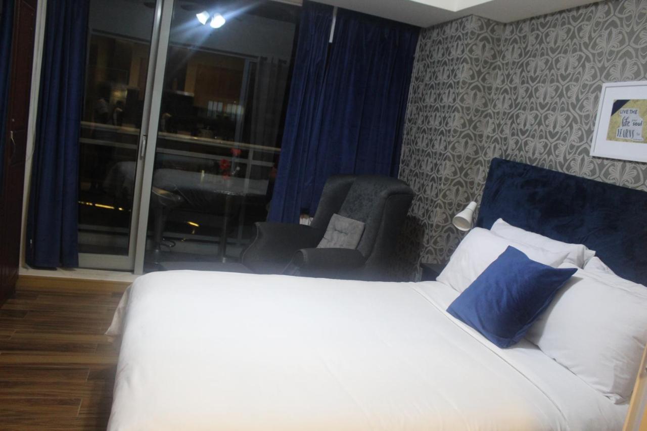 Azure Urban Resort A4 Near Airport Mall With Wavepool Paranaque City Bagian luar foto
