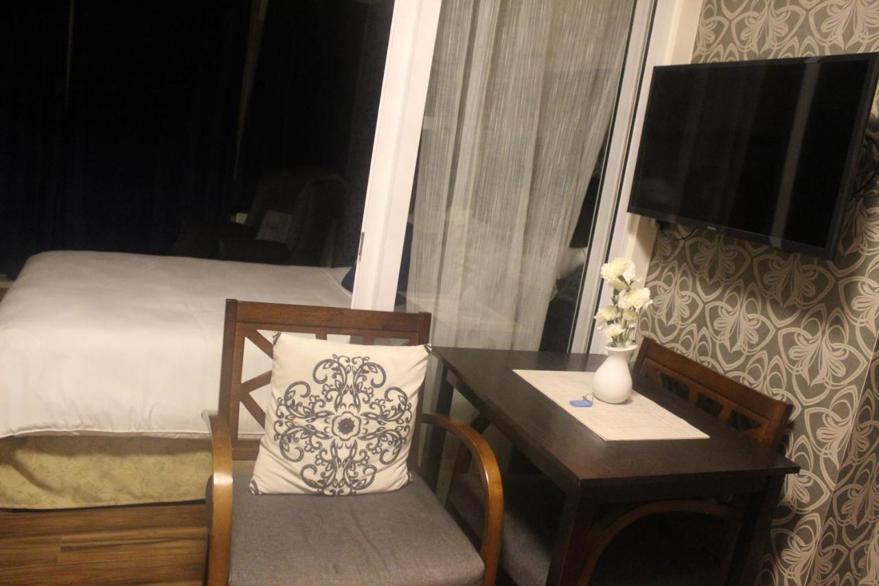 Azure Urban Resort A4 Near Airport Mall With Wavepool Paranaque City Bagian luar foto