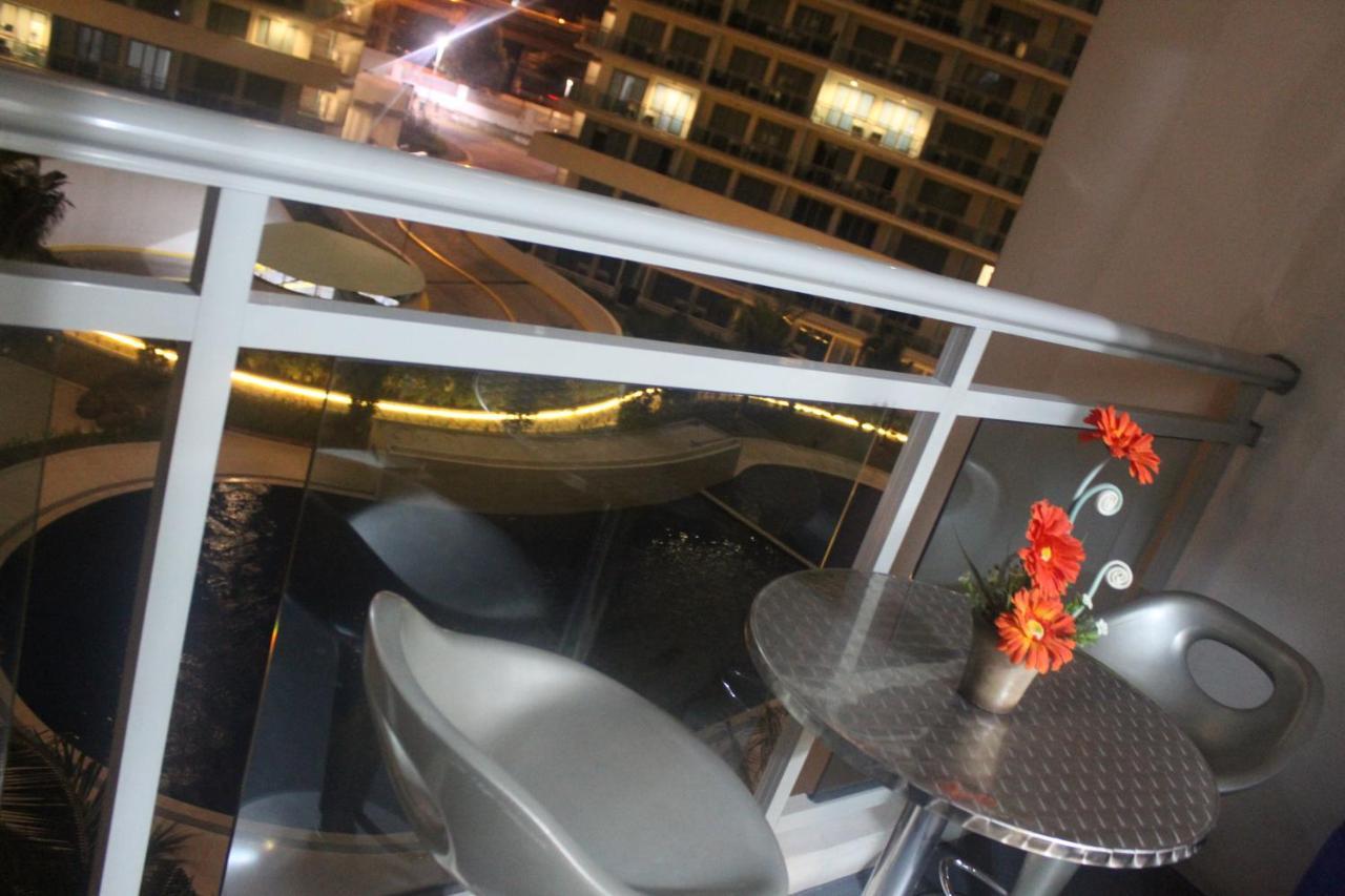 Azure Urban Resort A4 Near Airport Mall With Wavepool Paranaque City Bagian luar foto