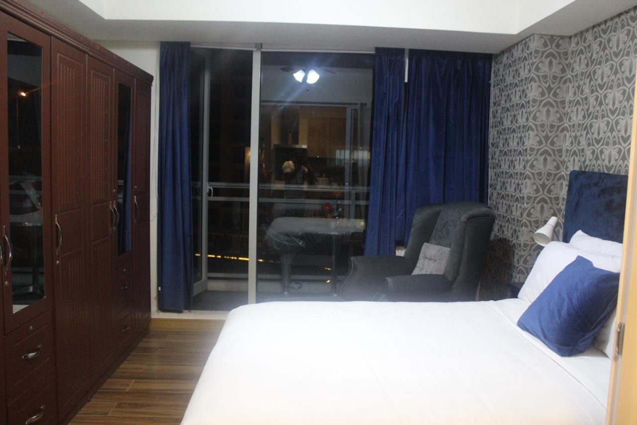 Azure Urban Resort A4 Near Airport Mall With Wavepool Paranaque City Bagian luar foto