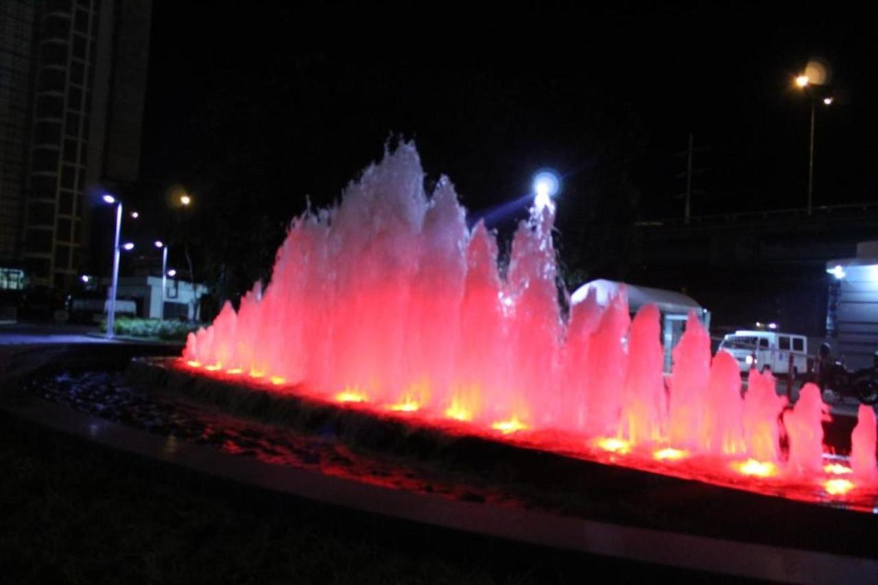 Azure Urban Resort A4 Near Airport Mall With Wavepool Paranaque City Bagian luar foto
