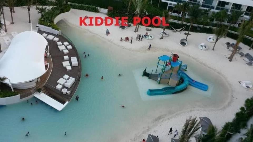 Azure Urban Resort A4 Near Airport Mall With Wavepool Paranaque City Bagian luar foto