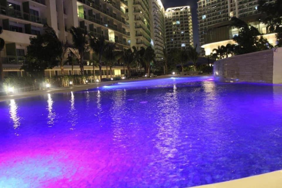 Azure Urban Resort A4 Near Airport Mall With Wavepool Paranaque City Bagian luar foto